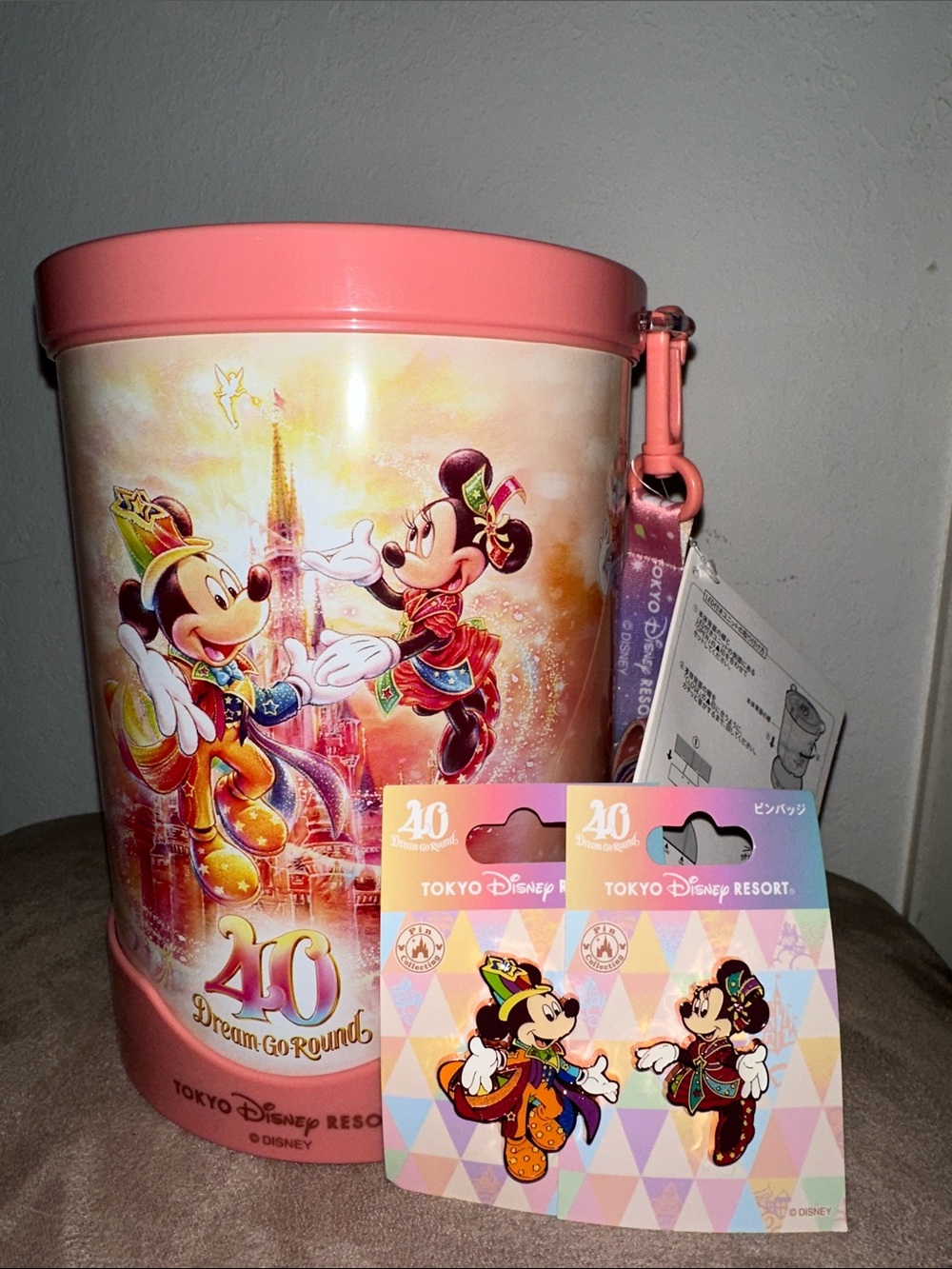 Disney light up 40th Dream-Go-Round Mickey & Minnie Popcorn Bucket with pins